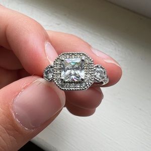 Stella and Dot deco cocktail ring